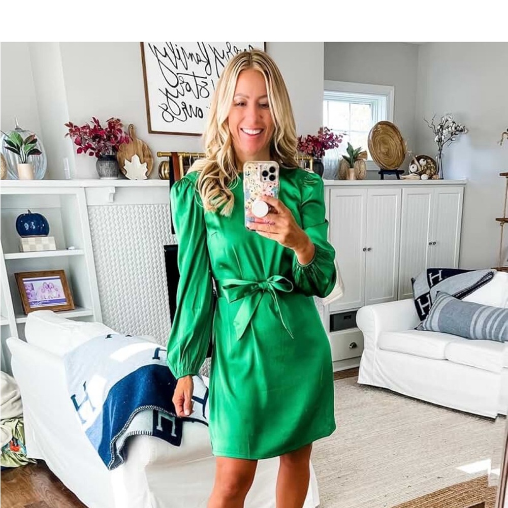 Emerald shift dress from The Drop.
